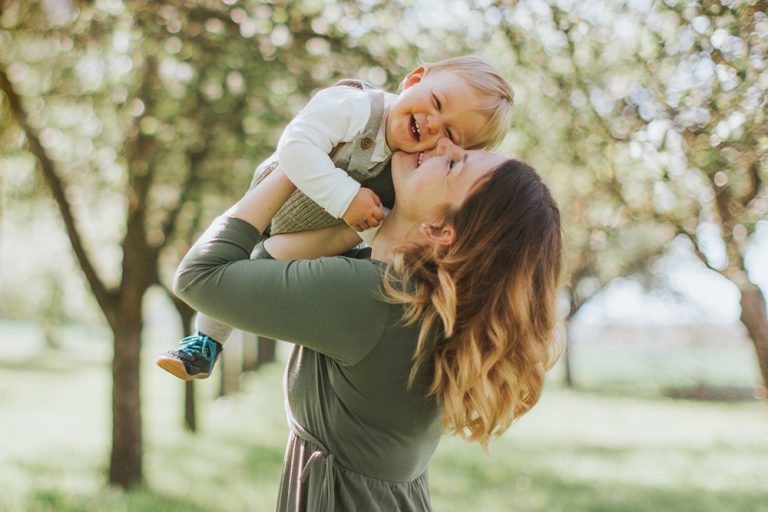 Familienshootings3_fruehling_familienfotograf_babyfotograf_bodensee_steisslingen_marionaphotography