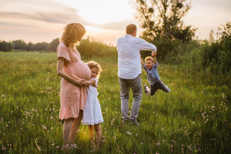 schwangerschaft-mettnau-radolfzell-familienfotograf-natuerlichebilder-marionaphotography-5