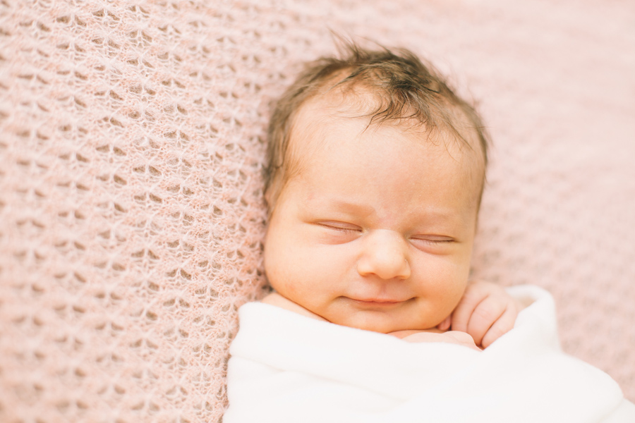 SeraphinaEmilia_newborn_neugeborenes_bodensee_radolfzell6_steisslingen_natural_familienfotografie_marionaphotography