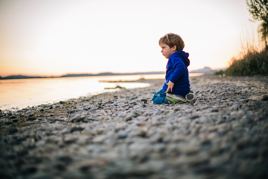michaela20_familienbilder_familienfotograf_bodenseefotograf_bodensee_sonneuntergang_marionaphotography