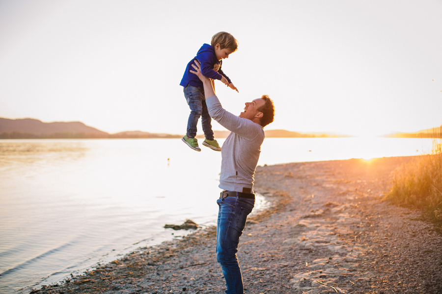 michaela21_familienbilder_familienfotograf_bodenseefotograf_bodensee_sonneuntergang_marionaphotography16