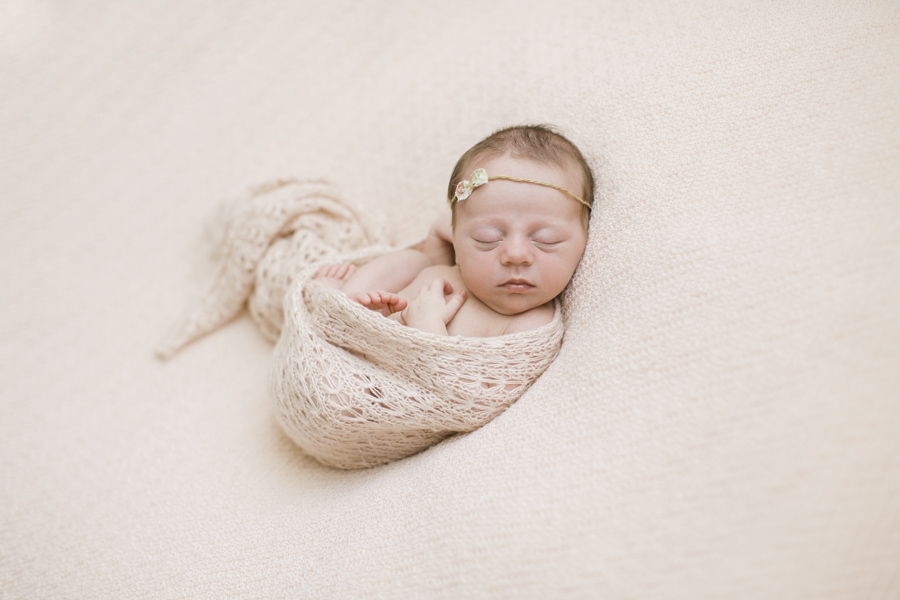 Paloma_Newborn_natural_babyfotograf_bodensee_marionaphotography-12