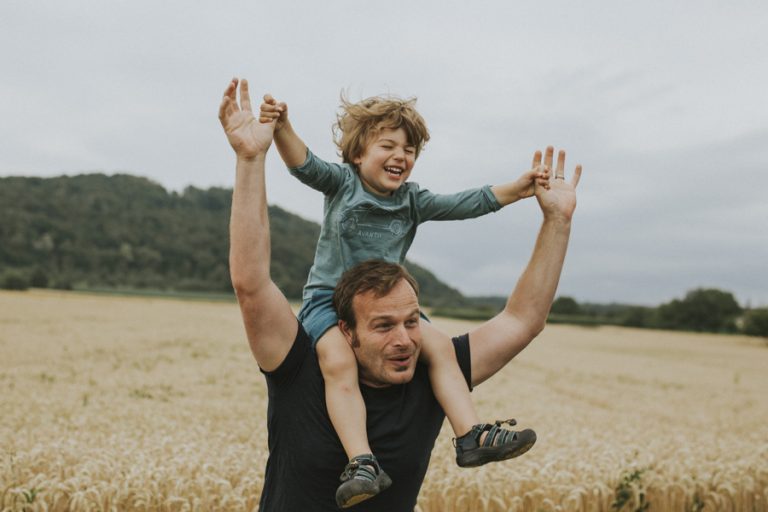 Familienbilder_sonnenblumen_bodensee_marionaphotography-26