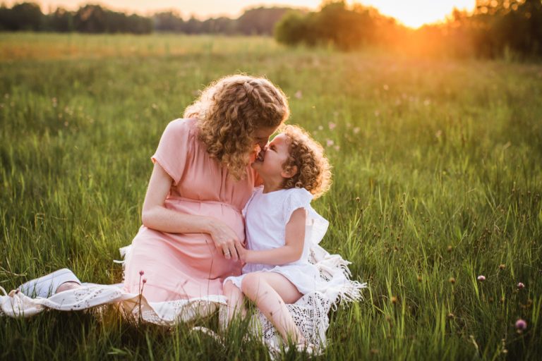 schwangerschaft-mettnau-radolfzell-familienfotograf-natuerlichebilder-marionaphotography-35