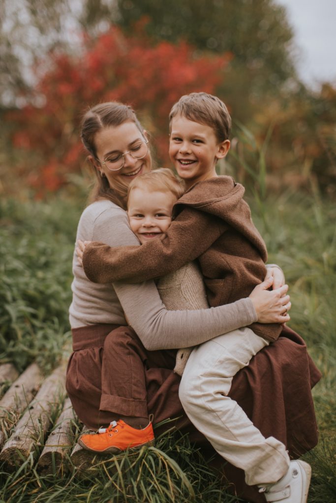 Kinder mit mama fotos im Herbst