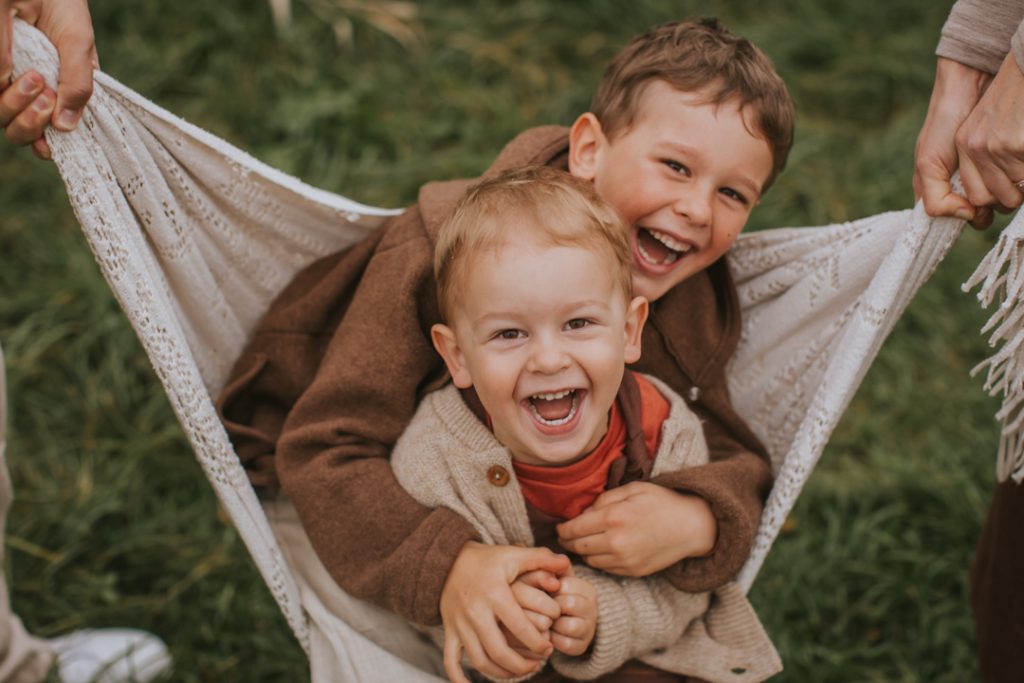 fotograf spielen kitzeln lustige momente